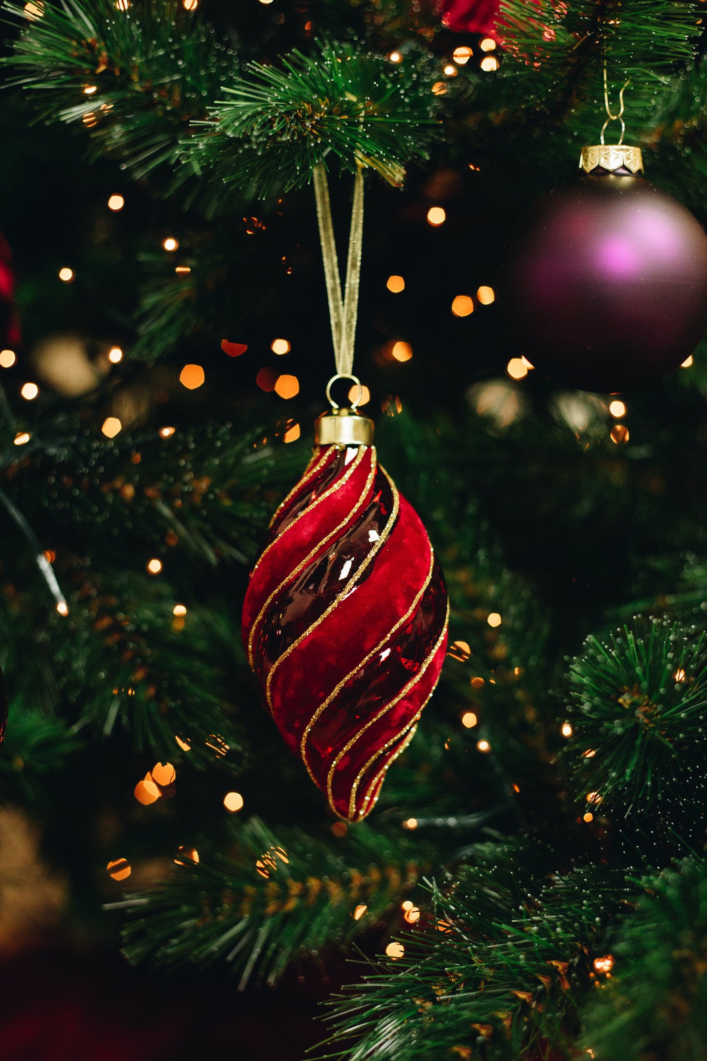 50 Shades of Christmas Red