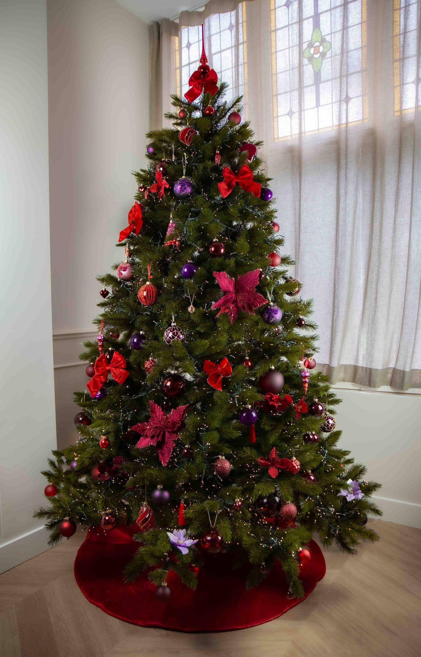 50 Shades of Christmas Red